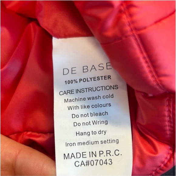 De Base Red Montana Crop Puffer Jacket Coat Ski Jacket Sz M NWT - Picture 7 of 10